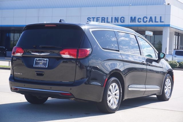 used 2019 chrysler pacifica touring l 3rd row seatleather front wheel drive minivanvan 2c4rc1bg7kr
